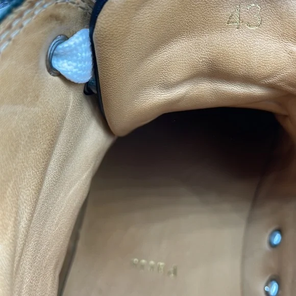 Christian Louboutin Louis Flat Calf Spikes - Picture 9 of 10